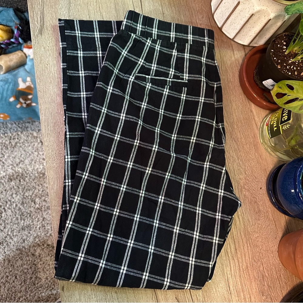 Cropped plaid pants